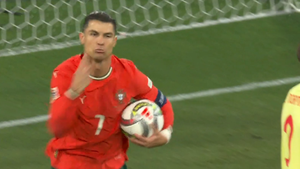 Ronaldo i pandalshëm edhe në finale, barazon rezultatin ndaj Spanjës Ronaldo i pandalshëm edhe në finale, barazon rezultatin ndaj Spanjës