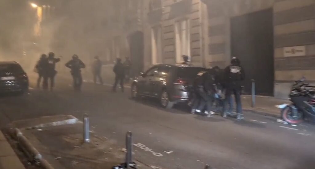 Festa e tifozëve të PSG-së përfundon me tragjedi, dy të vdekur dhe 559 të arrestuar pas festimeve në Francë Festa e tifozëve të PSG-së përfundon me tragjedi, dy të vdekur dhe 559 të arrestuar pas festimeve në Francë