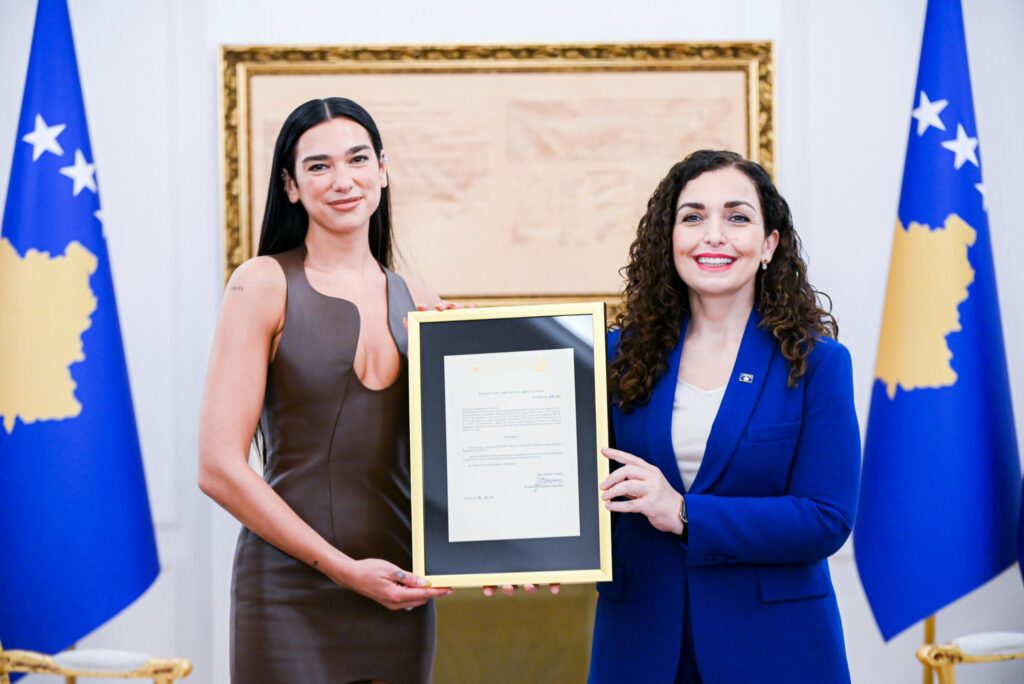 Dua Lipa e merr shtetësinë e Kosovës me dekret presidencial, Osmani: Mirë se erdhe në shtëpi