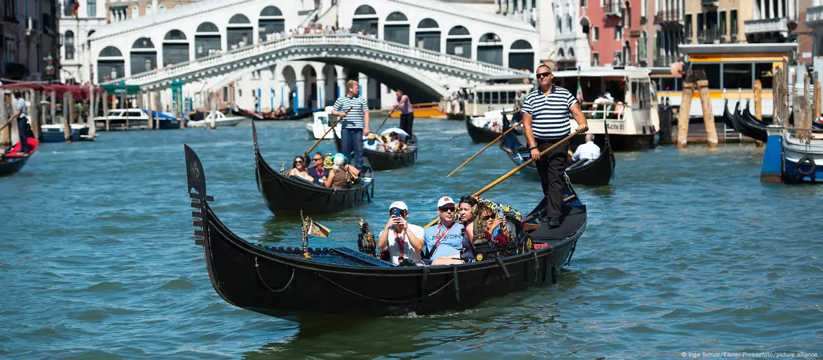 Tarifa për turistët i sjell Venecias 5 4 milionë euro