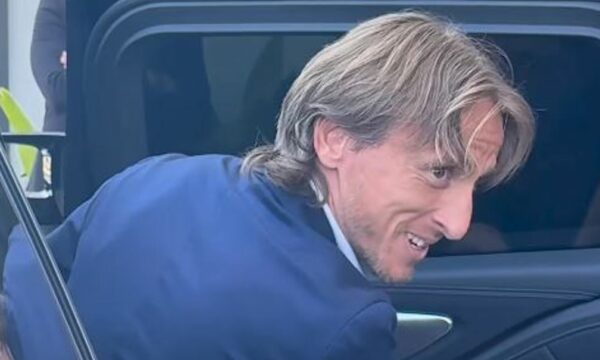 Modric arrin në Milano: Jam mjaft i lumtur, pres sfida të mëdha me Milanin Modric arrin në Milano: Jam mjaft i lumtur, pres sfida të mëdha me Milanin