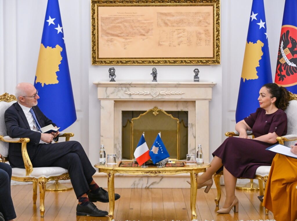 osmani-takohet-me-ambasadorin-francez-flasin-per-bllokaden-ne-kuvend