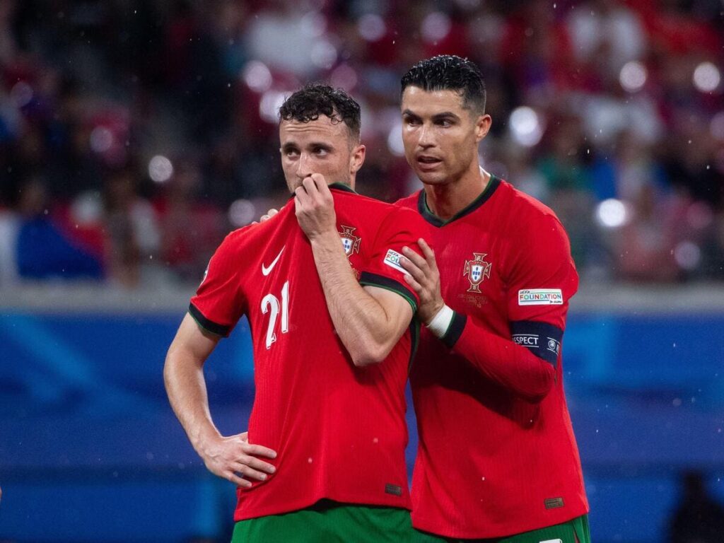Mungesa e Ronaldos në varrimin e Jotas shkakton reagime të ashpra në Portugali Mungesa e Ronaldos në varrimin e Jotas shkakton reagime të ashpra në Portugali