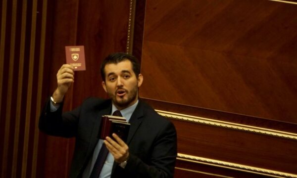Labi: Jeta është politikë, do të jem sërish pjesë e saj