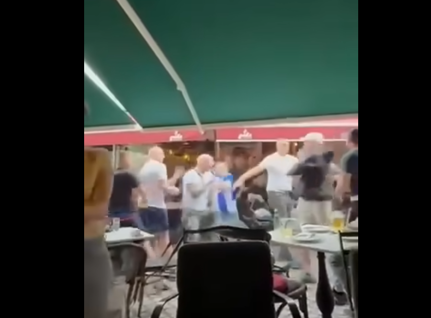 Përleshja brutale mes tifozëve te “Kafet e Rakisë”, tre të lënduar e tre të arrestuar – shoqërohen në stacion edhe tjerë Përleshja brutale mes tifozëve te “Kafet e Rakisë”, tre të lënduar e tre të arrestuar – shoqërohen në stacion edhe tjerë