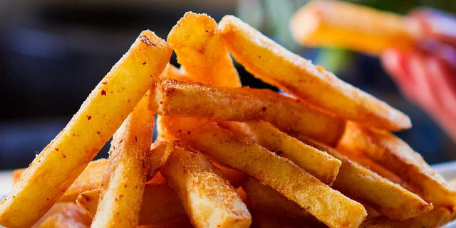 3 porcione me patate të skuqura në javë rrisin me 20% mundësinë për t’u prekur nga diabeti