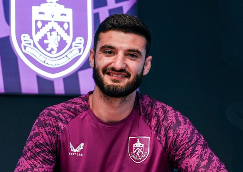 Zyrtare, Broja firmos te Burnley