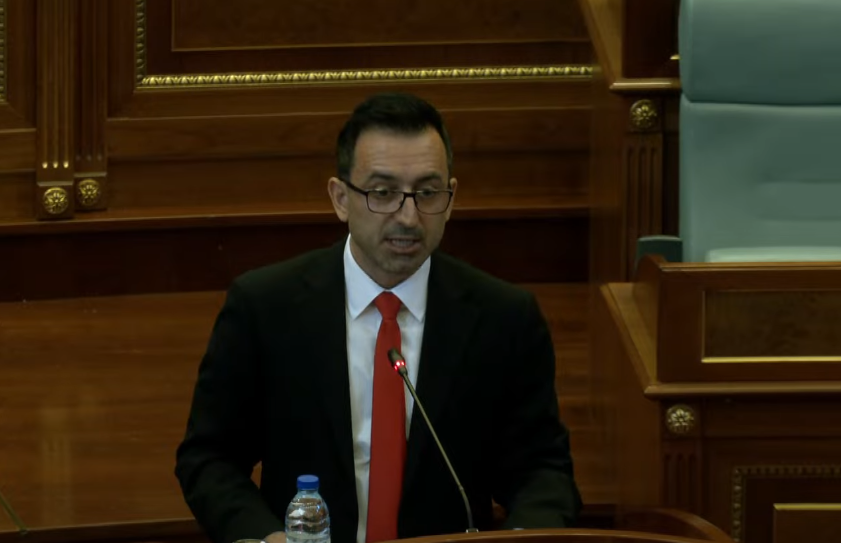 Në votimin për Bashën kishte 8 abstenime