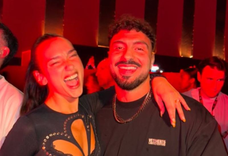 Ledri Vula publikon foto me Dua Lipën: Faleminderit që je shqiptare Ledri Vula publikon foto me Dua Lipën: Faleminderit që je shqiptare