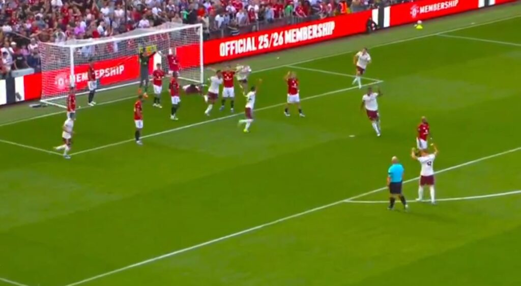 Arsenali kalon në epërsi ndaj United, shënon mbrojtësi italian Arsenali kalon në epërsi ndaj United, shënon mbrojtësi italian