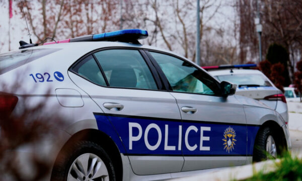 22-vjecari-dorezon-ne-policia-armen-qe-e-perdori-ne-nje-aheng