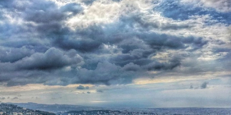 Mostly cloudy today, rain in the evening
