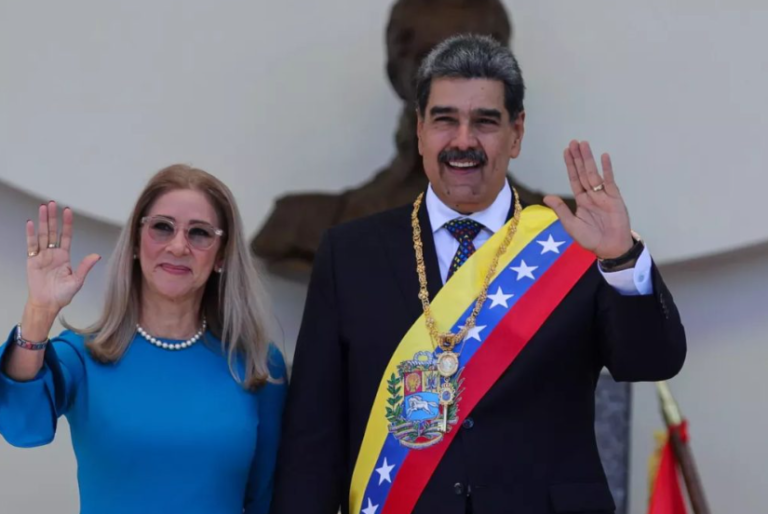 Maduro y su esposa comparecerán ante el tribunal el lunes