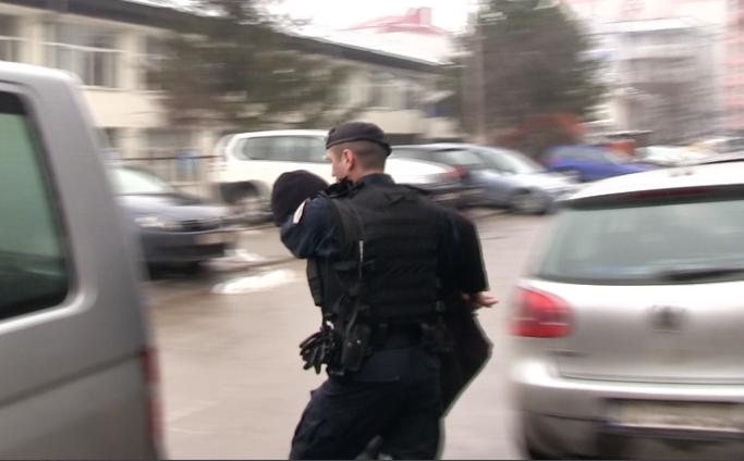 prokuroria-kerkon-paraburgim-per-shtetasin-serb-te-dyshuar-per-trafikim-te-armeve