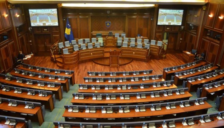kriza-politike-ne-kosove-ngerci-per-konstituimin-e-kuvendit-hyn-ne-nje-faze-te-re-pdk-ja-kerkon-seance-lvv-ja-marreveshje