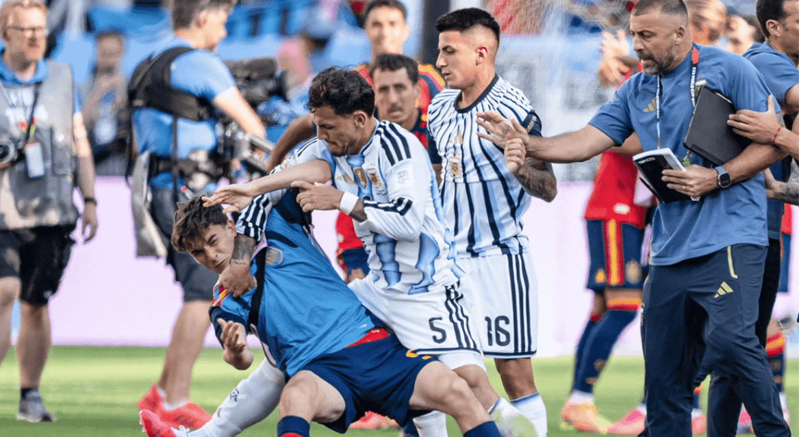 paredes-perfshihet-ne-perplasje-me-lojtaret-e-spanjes