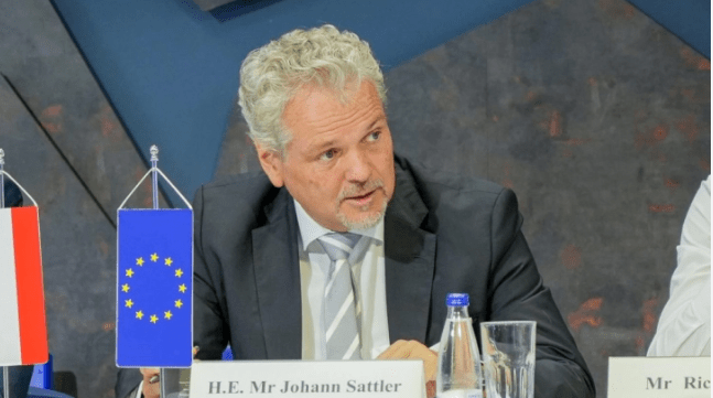 austriaku-kercenon-malin-e-zi-harrojeni-be-ne-nese-vazhdoni-me-cnjohjen-e-kosoves