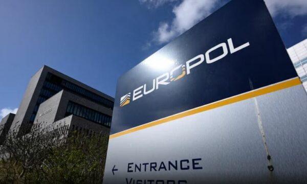 europol-shkaterron-rrjetin-e-trafikimit-te-emigranteve-ne-ballkan-shtate-arrestime-gjate-operacionit-nderkombetar