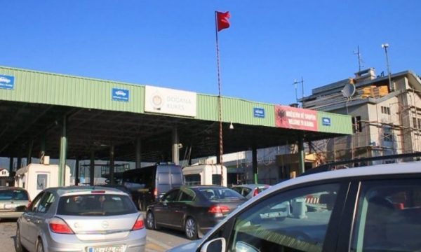 Mbi 1 3 milionë lëvizje qytetarësh gjatë korrikut në pikën kufitare në Morinë  mbi 21 mijë vetëm në 12 orët e fundit