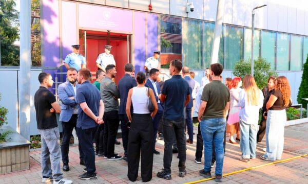 PDK sërish para Qeverisë  thirrje Kurtit  Mos e mbaj peng shtetin për kalkulimet e tua individuale dhe partiake