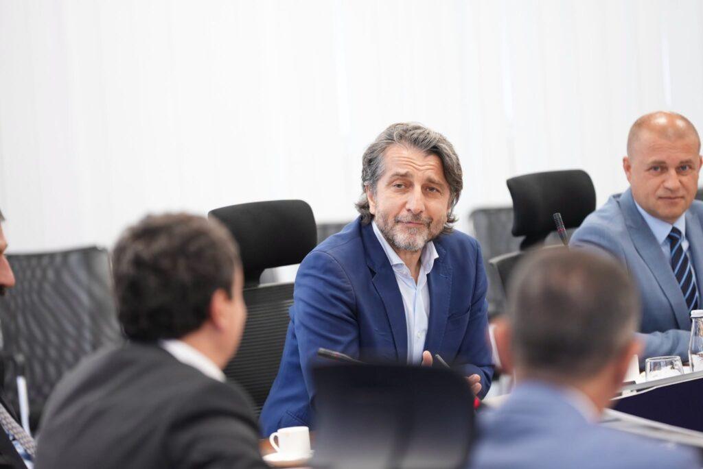 Përparim Rama ballë për ballë me Albin Kurtin në Qeveri në takimin për Lojërat Mesdhetare  Prishtina 2030 