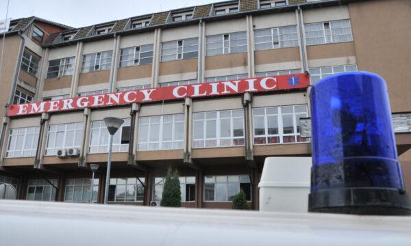 vikend-i-ngarkuar-ne-qkuk-929-raste-emergjente-dy-te-vdekur-dhe-dhjetera-te-lenduar