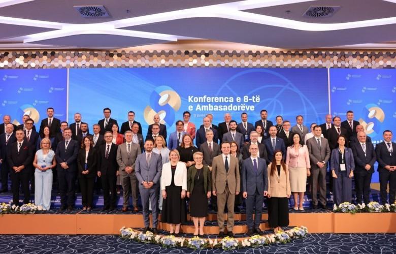 ne-prishtine-sot-mbahet-konferenca-e-9-te-e-ambasadoreve-te-kosoves