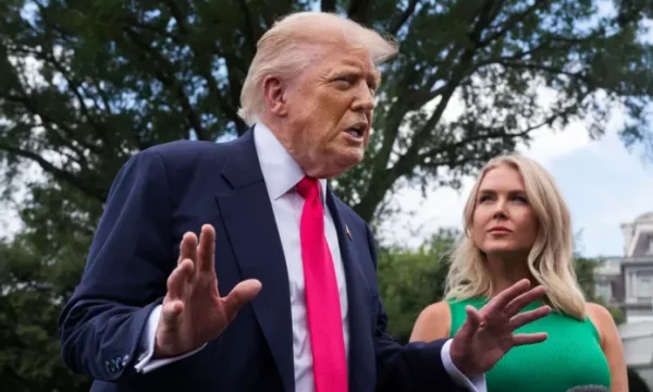 Ndryshime në Shtëpinë e Bardhë  Trump  Sekretarja e shtypit do të largohet nga detyra