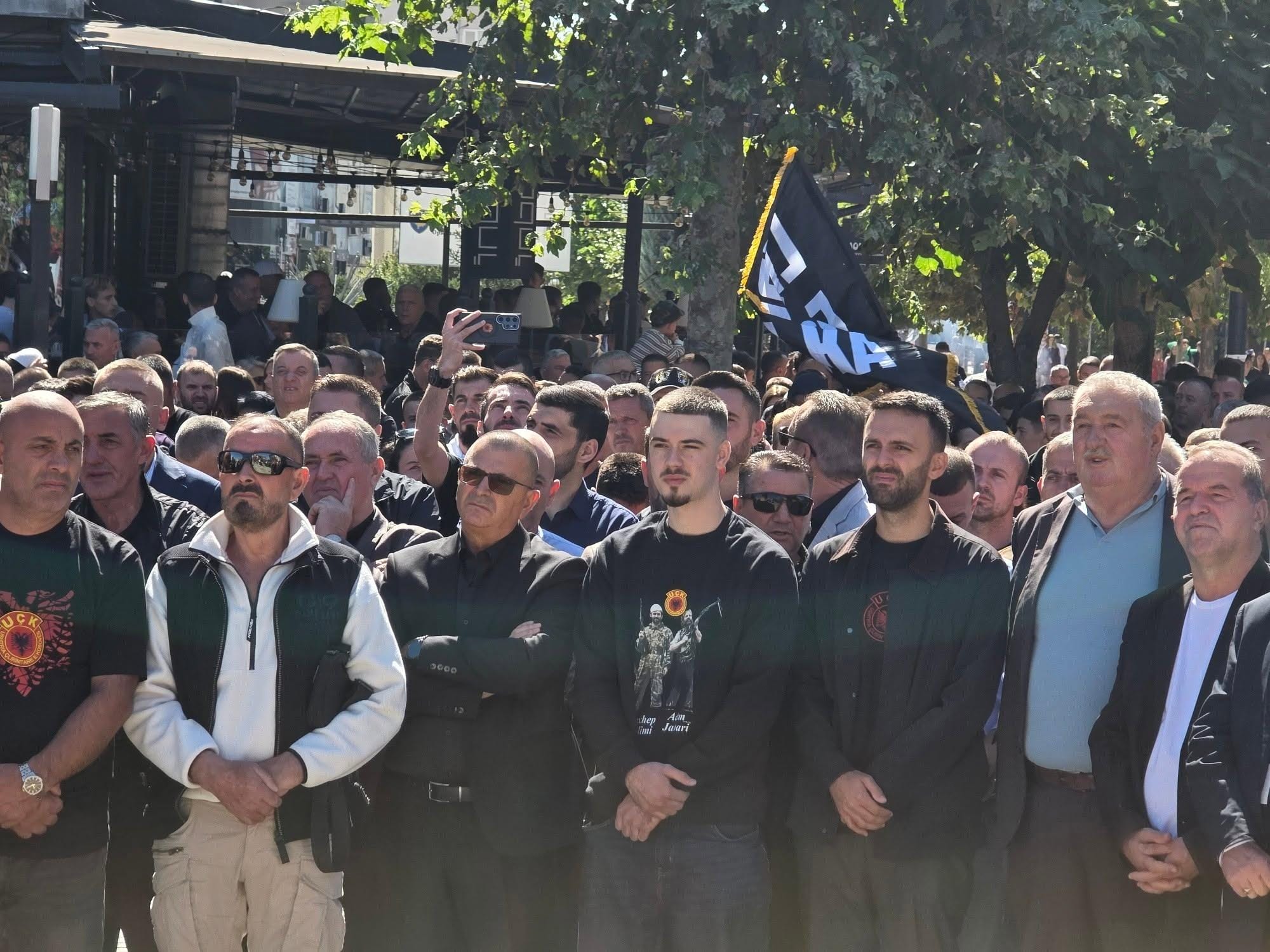Djali i Rexhep Selimit dhe i Jakup Krasniqit bëhen bashkë në protestë kundër vendimit të Speciales